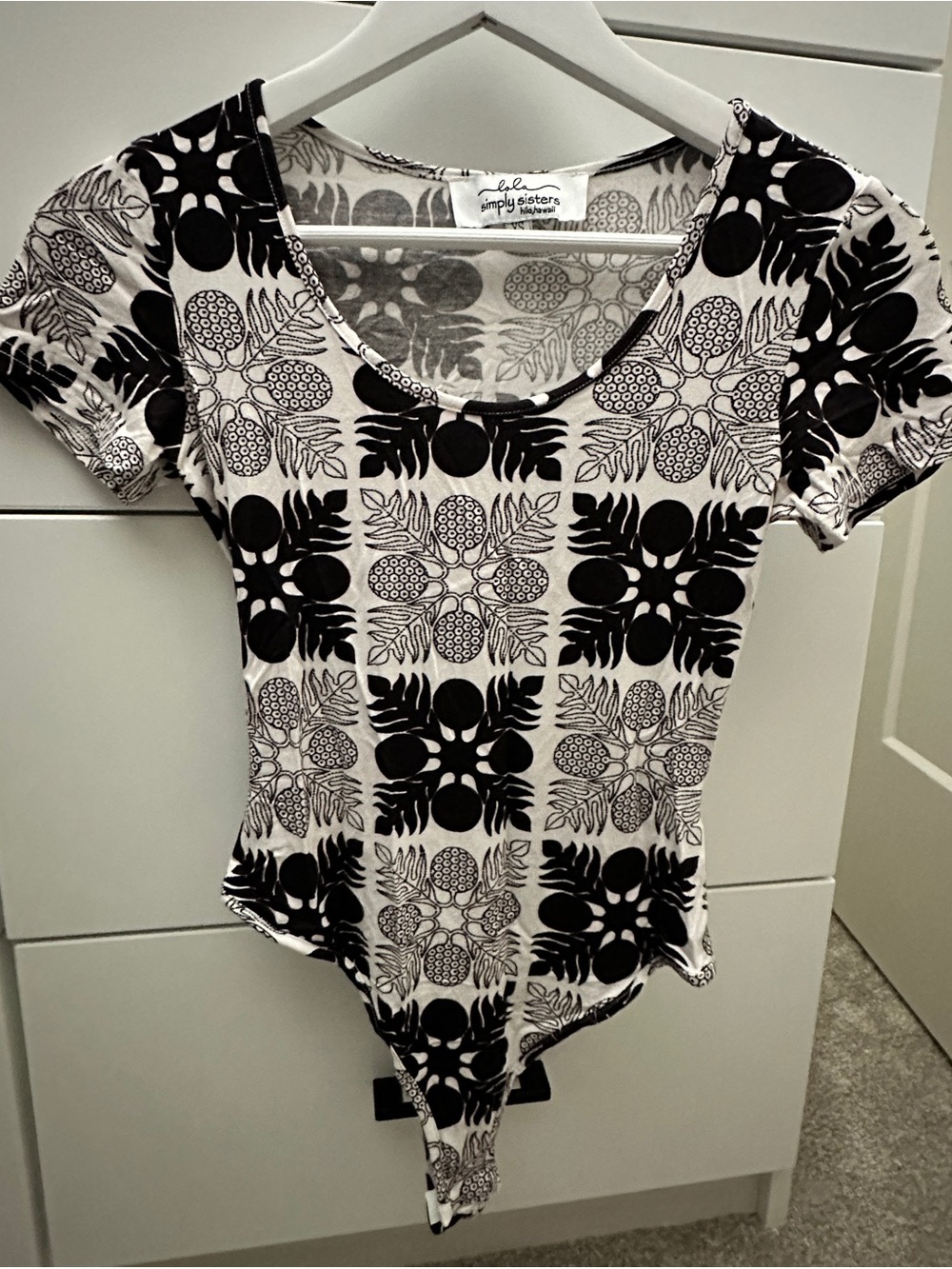 Lola Simply Sisters Hilo Hawaii NWOT Ulu hibiscus quilt Hawaiian bodysuit